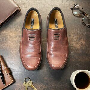 Men's Leather Slip-On Loafers Privo by Clarks Size 7.5 Comfortable Classic